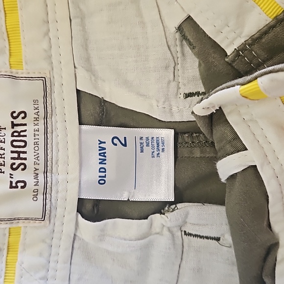 Old Navy Perfect Shorts - Picture 2 of 3